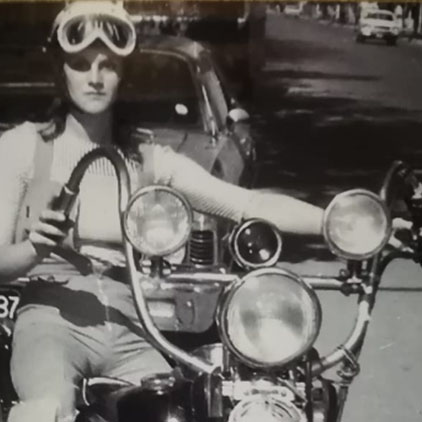 Betty, la chica de la Harley Davidson